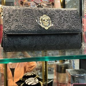 Flash sale Betsey Johnson skull crossbody